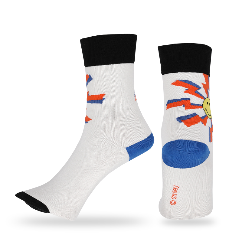 Chaussettes décontractées à motif smiley emoji à la mode pour hommes, qui sont fabriquées avec du coton de haute qualité, de sorte que les chaussettes sont douces, confortables, durables, respirantes et chaudes.