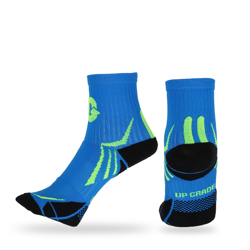 Le logo personnalisé accepte les chaussettes de sport en tissu éponge coussiné Freestyle avec technologie de maintien, soutien de la voûte plantaire et conception en maille respirante